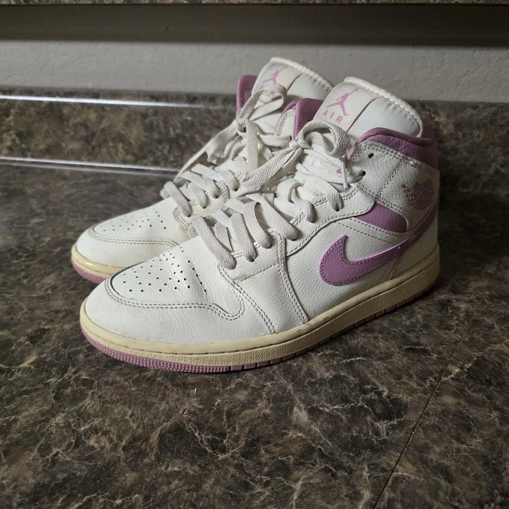 Nike Air Jordan 1 Mid Sail Pink Coconut Milk Womens 9.5 BQ6472-162 Sneakers